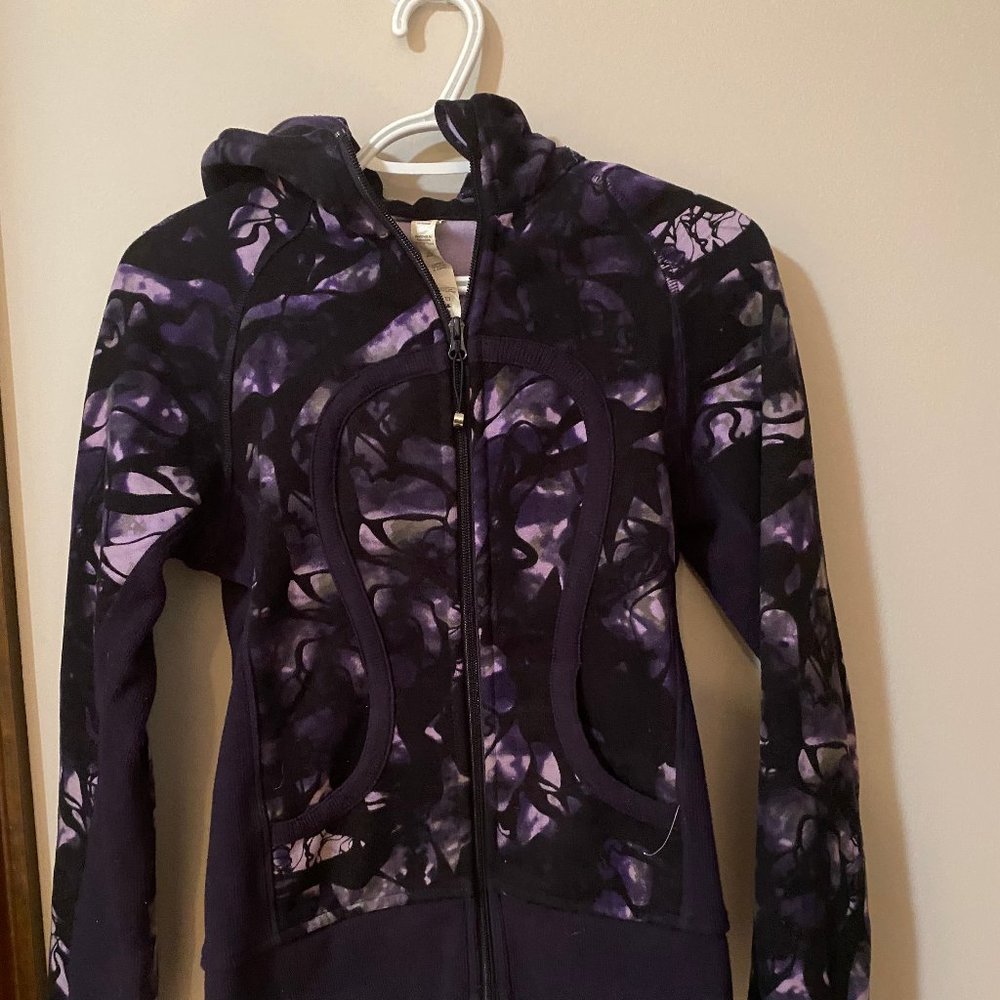 Lulu Scuba Hoodie Size 4